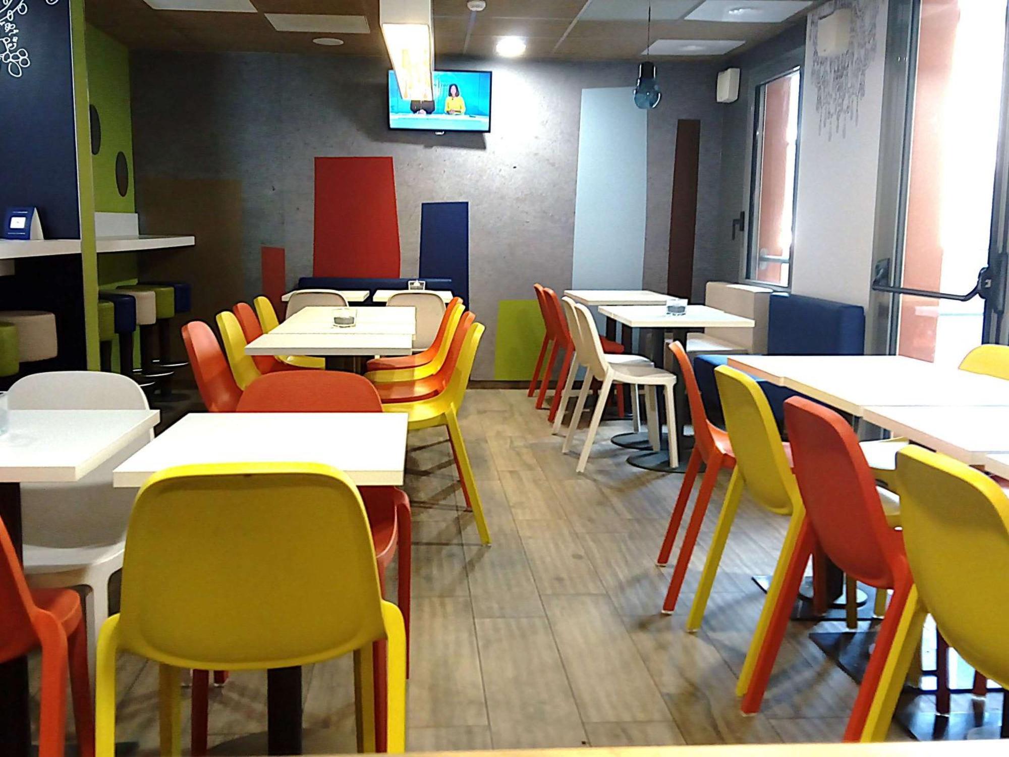 Ibis Budget Dieppe Centre Port Bagian luar foto