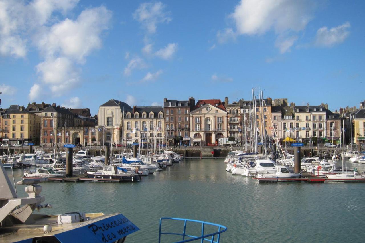 Ibis Budget Dieppe Centre Port Bagian luar foto